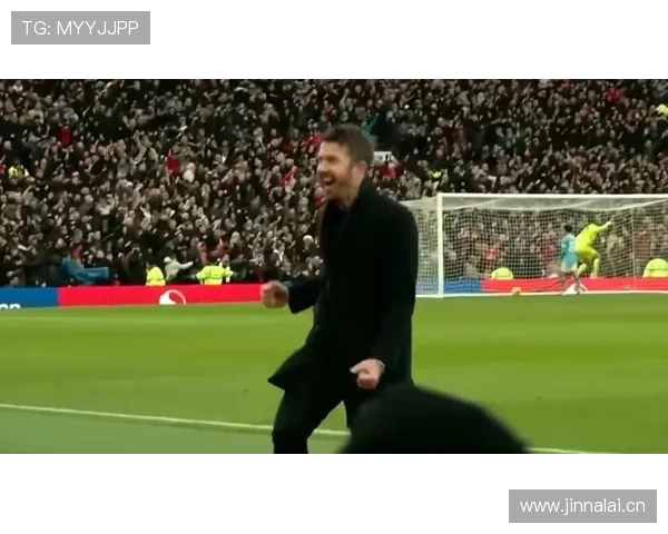 命运重逢！卡里克曾参与30人曼市德比混战，在冲突中爆粗劝架-直播吧